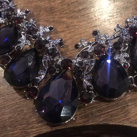 Stunning deep plum statement necklace earrings - Picture 8 of 11